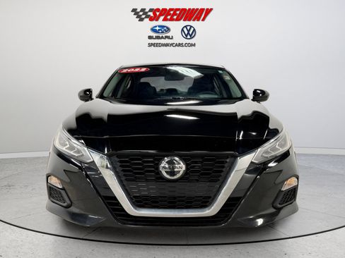 Used 2022 Nissan Altima 2.5 SV image 2