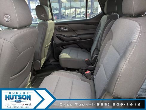 Used 2022 Chevrolet Traverse LT image 13