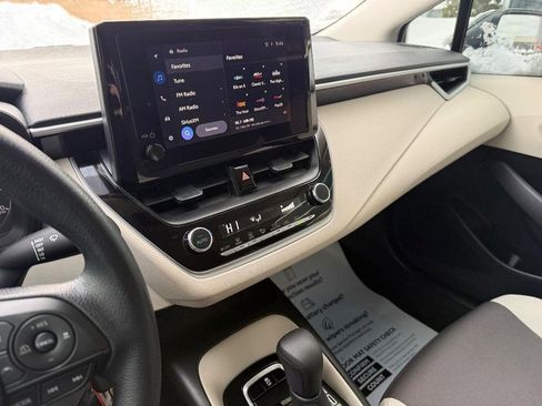 Used 2025 Toyota Corolla LE image 25