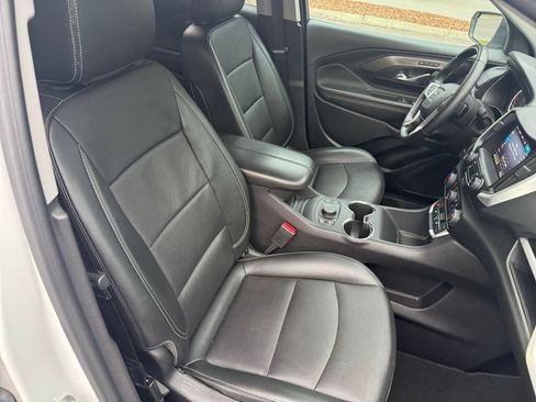 Used 2024 GMC Terrain SLT AWD/4WD image 38