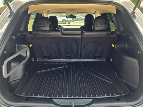 Used 2018 Jeep Cherokee Latitude Plus FWD image 16