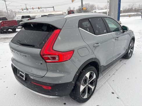 Certified 2025 Volvo XC40 B5 Plus image 5