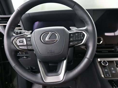 Used 2024 Lexus GX 550 w/ Cold Area Package AWD/4WD image 11