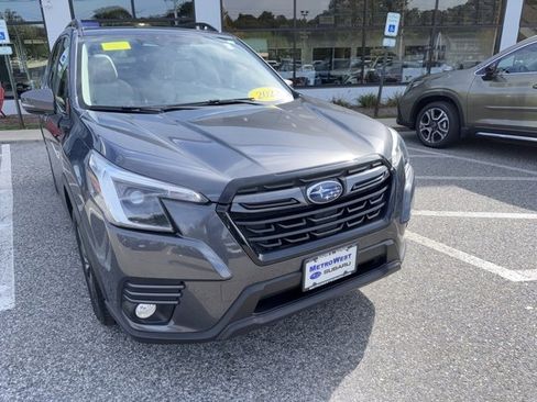 Used 2023 Subaru Forester Limited image 11
