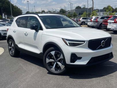 New 2026 Volvo XC40 B4 Plus w/ Protection Package Premier