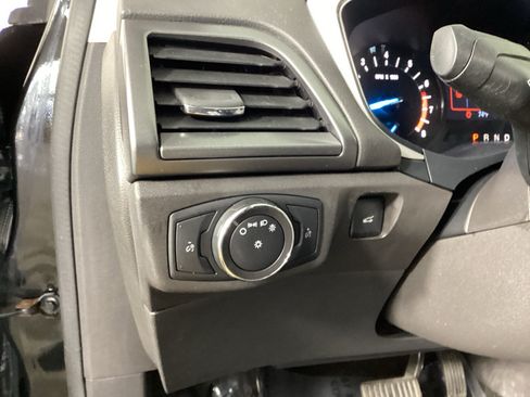 Used 2014 Ford Fusion SE FWD image 23