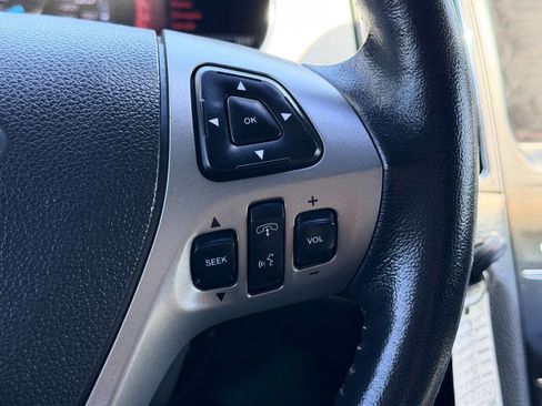 Used 2013 Ford Taurus SEL FWD image 32
