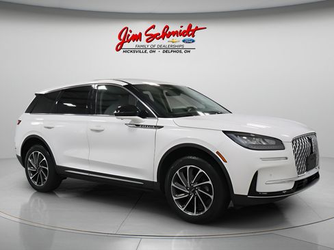 Used 2023 Lincoln Corsair AWD w/ Equipment Group 101A image 2