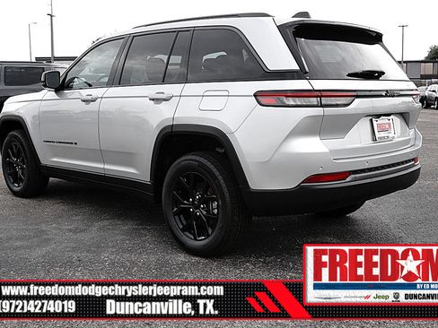 New 2026 Jeep Grand Cherokee Altitude RWD image 3