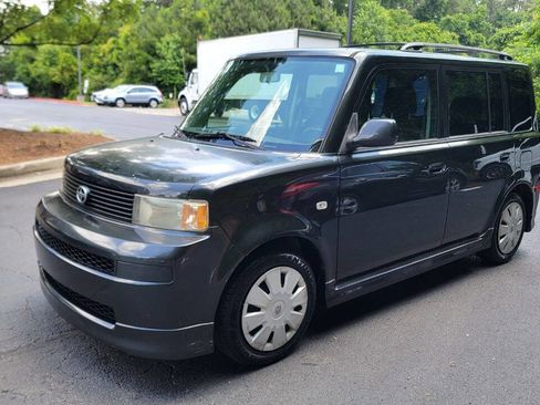 Used 2006 Scion xB FWD image 1