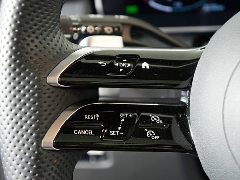Certified 2025 Mercedes-Benz GLC 300 4MATIC image 21