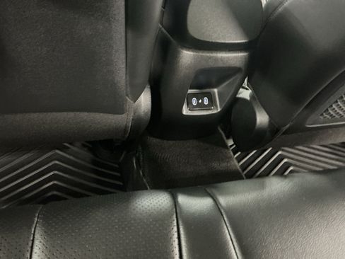 Certified 2024 Hyundai Elantra Limited FWD image 12