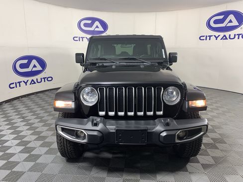 Used 2018 Jeep Wrangler Unlimited Sahara w/ Dual Top Group AWD/4WD image 9