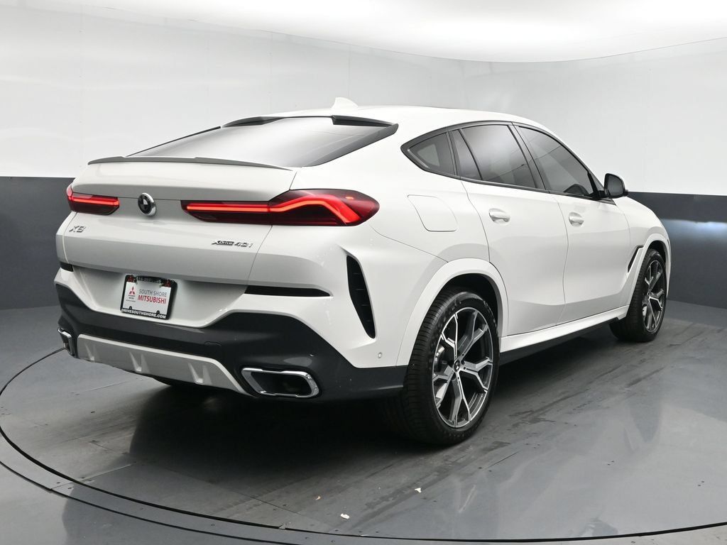 Used 2022 BMW X6 xDrive40i w/ Executive Package AWD/4WD image 19