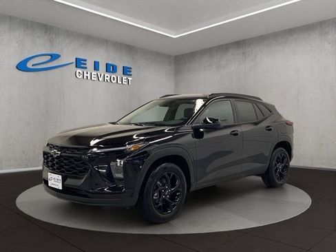 New 2026 Chevrolet Trax LT w/ Driver Confidence Package FWD image 8