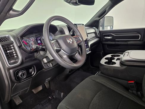 Used 2025 RAM 2500 Big Horn AWD/4WD image 13
