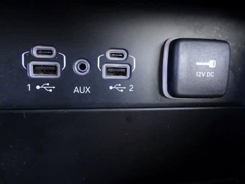 Used 2023 Jeep Grand Cherokee Limited image 32