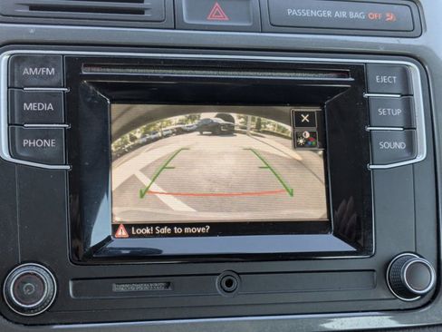 Used 2016 Volkswagen Tiguan S image 9