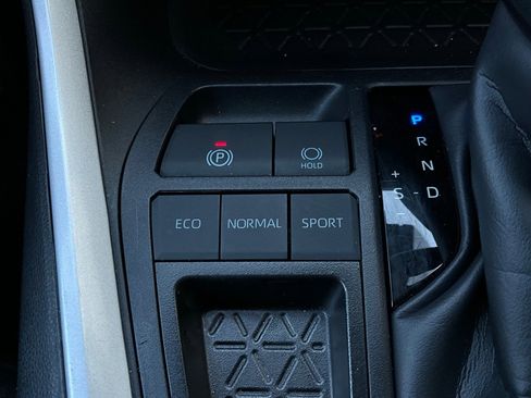 Used 2025 Toyota RAV4 XLE image 24