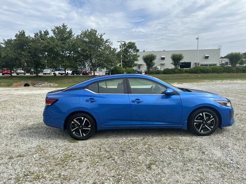 Used 2024 Nissan Sentra SV FWD image 4