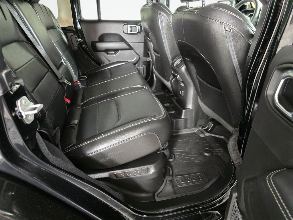 Used 2023 Jeep Wrangler Unlimited Sahara AWD/4WD image 37