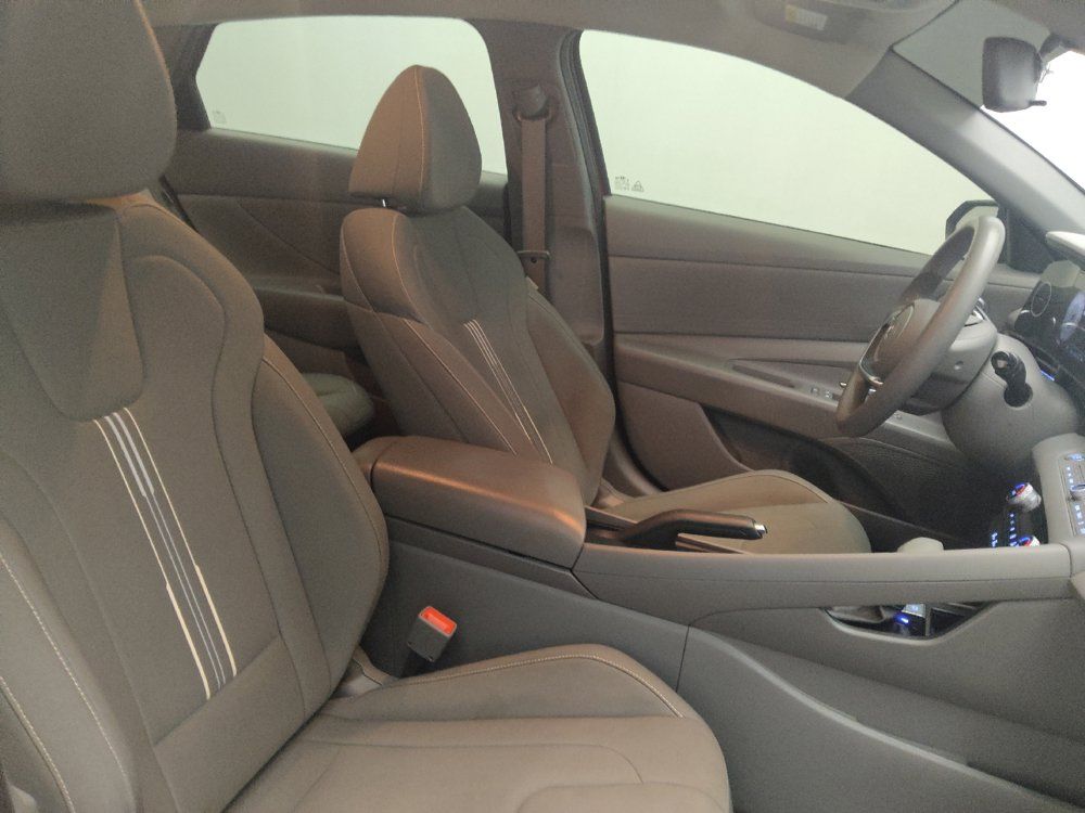 Used 2024 Hyundai Elantra SEL FWD image 21