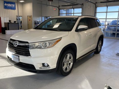Used 2015 Toyota Highlander Limited AWD/4WD image 6