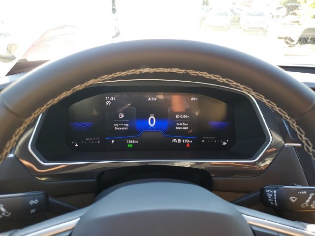 Certified 2023 Volkswagen Tiguan SE w/ Panoramic Sunroof Package FWD image 30