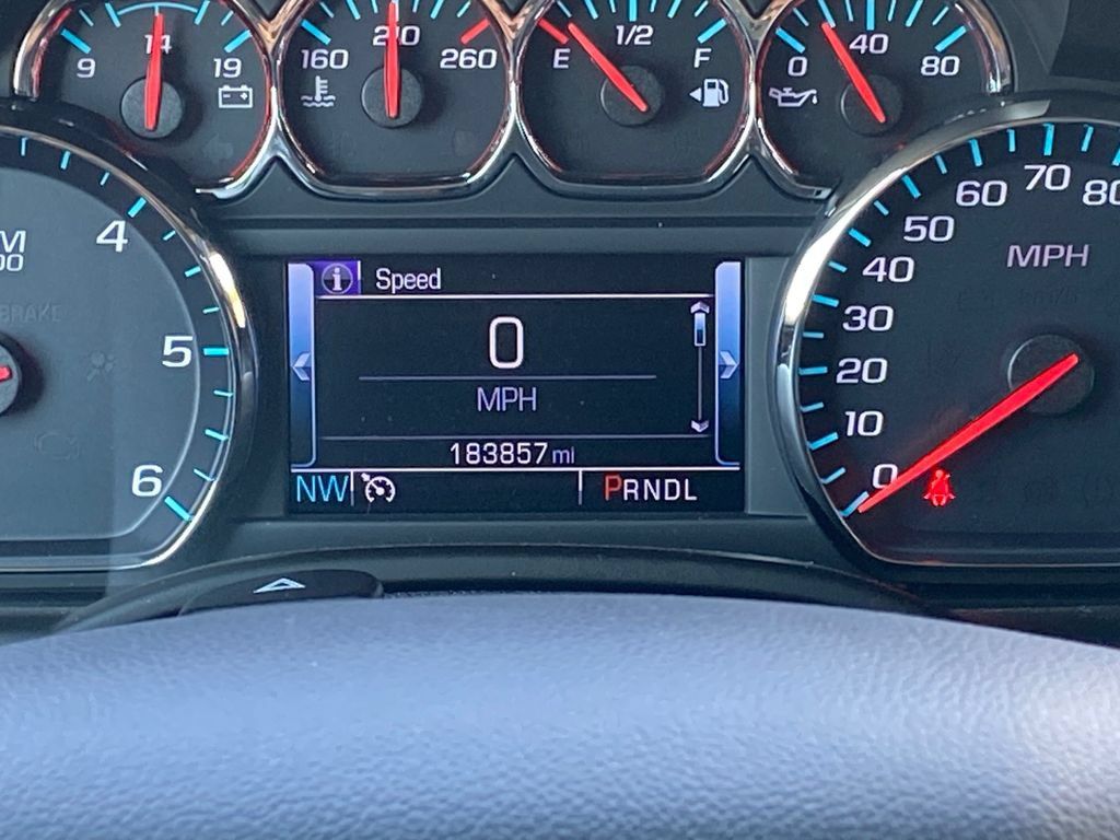 Used 2018 GMC Yukon XL SLT w/ Open Road Package AWD/4WD image 17
