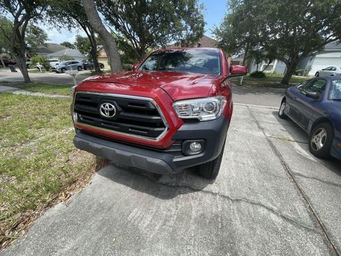 Used 2017 Toyota Tacoma SR5 RWD image 13