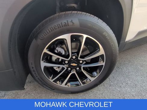 Certified 2025 Chevrolet TrailBlazer LT w/ Convenience Package AWD/4WD image 32