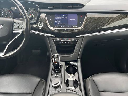 Used 2020 Cadillac XT6 Premium Luxury FWD image 25