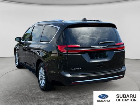 Used 2021 Chrysler Pacifica Touring-L w/ Uconnect Theater Family Group FWD image 7