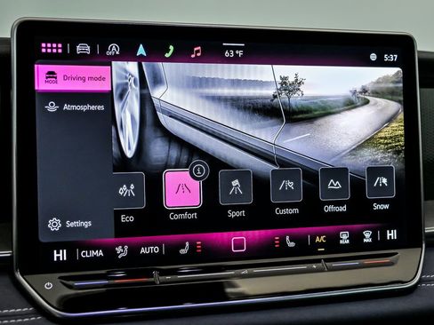 Used 2025 Volkswagen Tiguan SE R-Line AWD/4WD image 23