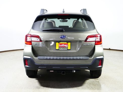 Used 2018 Subaru Outback 2.5i Limited AWD/4WD image 6
