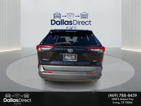 Used 2021 Toyota RAV4 XLE image 7