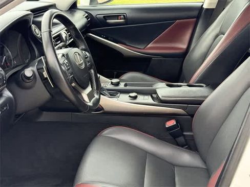 Used 2018 Lexus IS 300 image 9