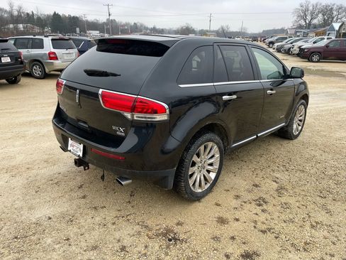 Used 2011 Lincoln MKX AWD w/ Sight & Sound Pkg image 4