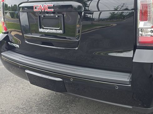Used 2017 GMC Yukon SLT AWD/4WD image 5