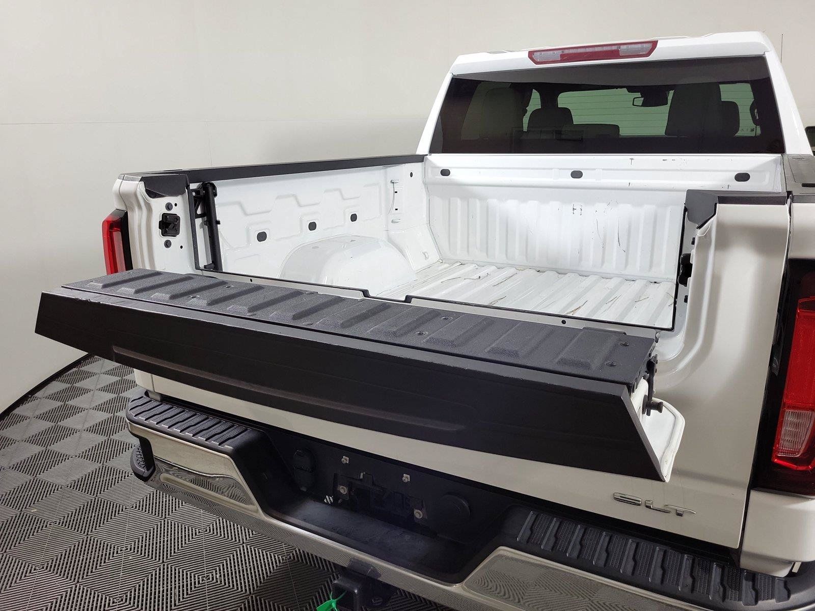 Used 2025 GMC Sierra 1500 SLT RWD image 11
