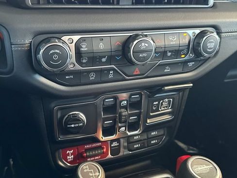 New 2026 Jeep Gladiator Mojave AWD/4WD image 18