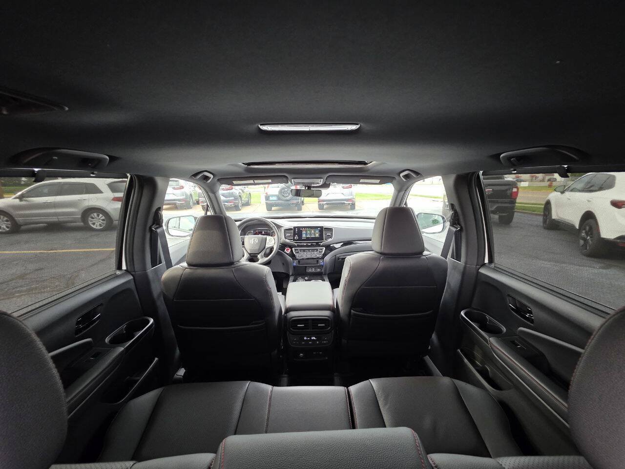 Used 2025 Honda Passport Black Edition image 23