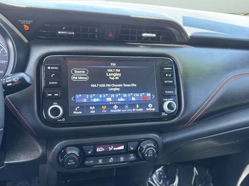 Used 2022 Nissan Kicks SR w/ Premium Package FWD image 18