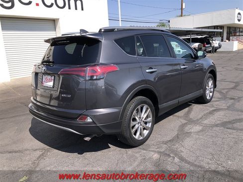 Used 2018 Toyota RAV4 Limited FWD image 8
