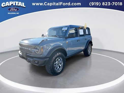 Certified 2025 Ford Bronco Badlands image 4