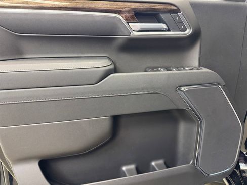 New 2026 GMC Sierra 1500 Elevation image 9