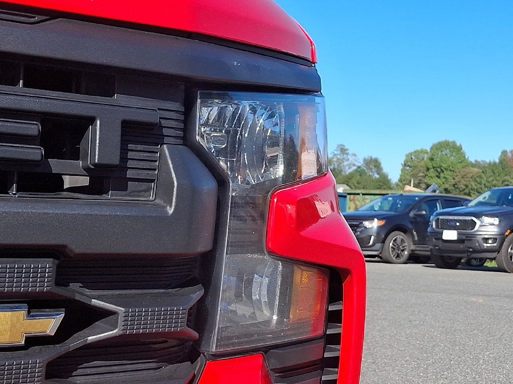 Used 2024 Chevrolet Silverado 1500 Custom AWD/4WD image 9