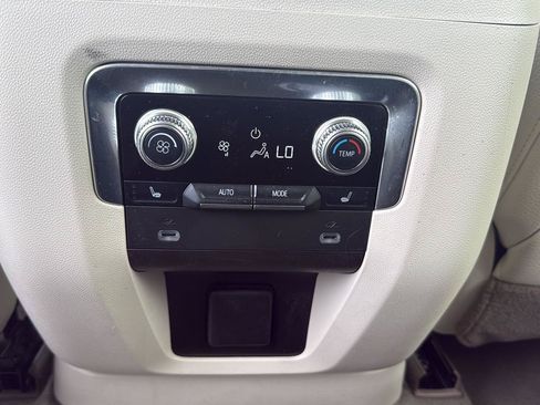 Used 2021 GMC Yukon Denali AWD/4WD image 16