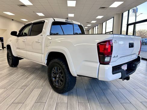 Used 2023 Toyota Tacoma SR5 w/ Technology Package image 7