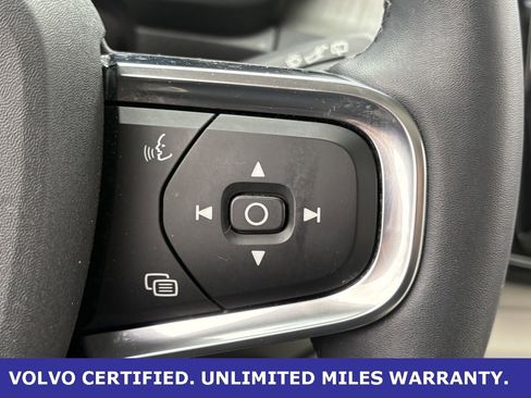 Certified 2023 Volvo XC40 B5 Ultimate w/ Protection Package Premier image 18